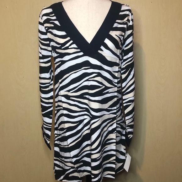 La Blanca Zebra Low V Long Sleeve Cover Up - Picture 3 of 6
